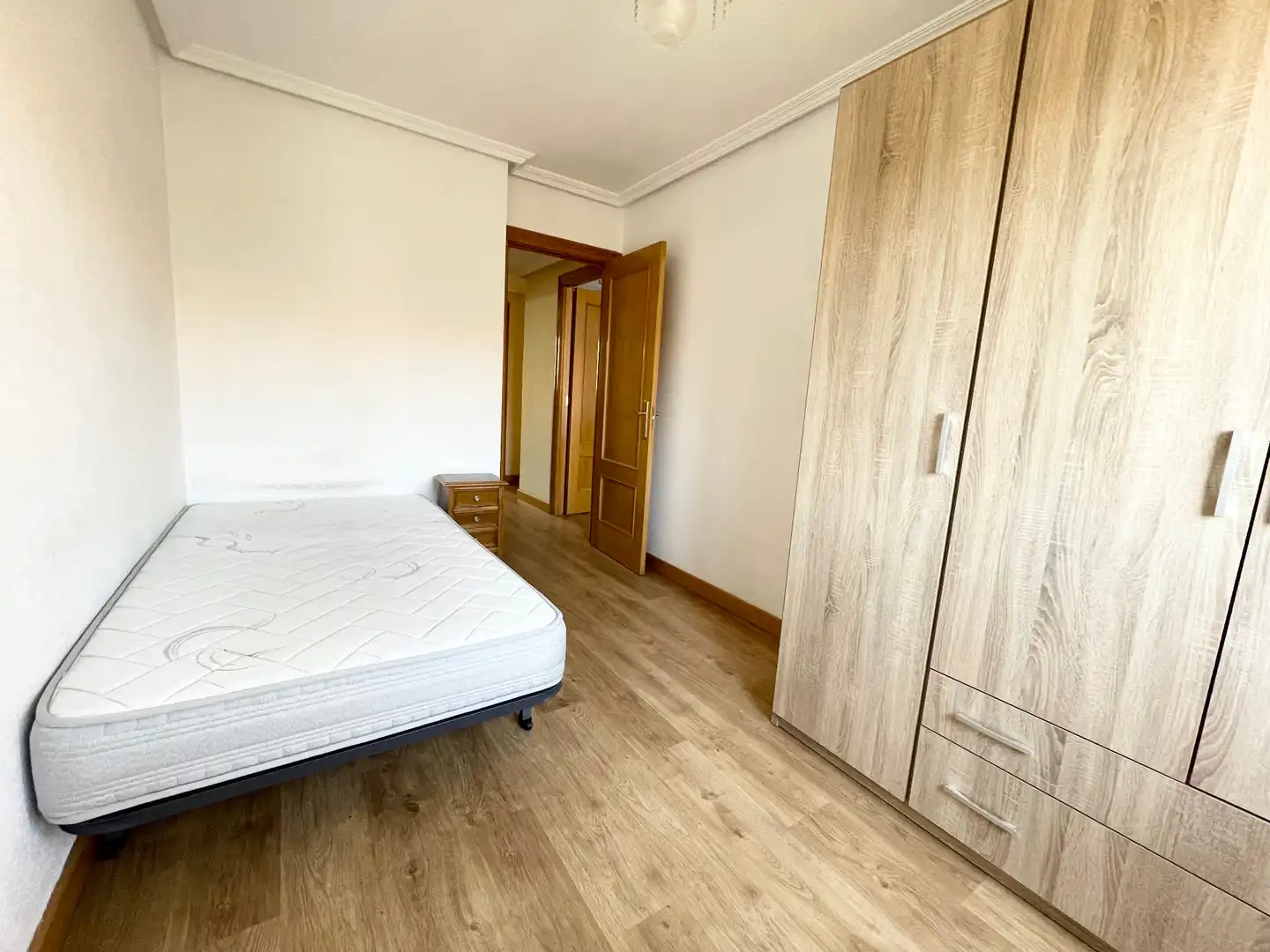 Bedroom of Flat for rent in Salamanca  with Heating, Parquet flooring and Furnished