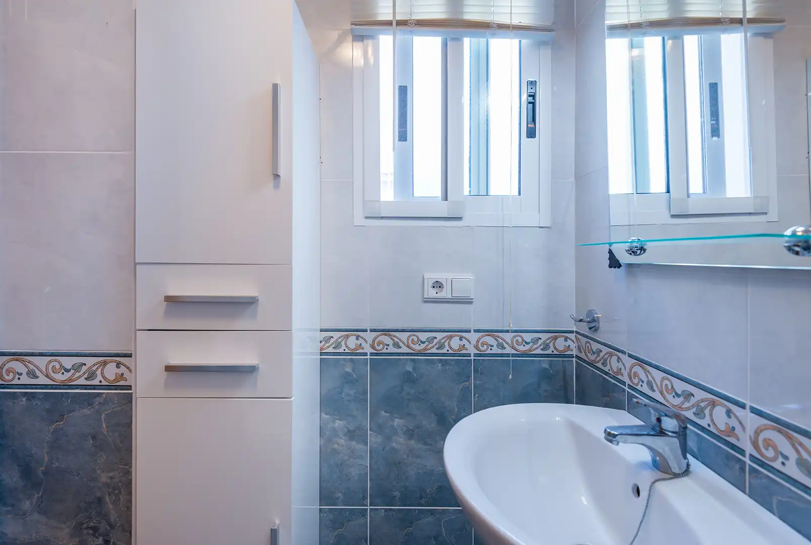 Bathroom of Attic for sale in El Campello  with Air Conditioner, Terrace and Storage room