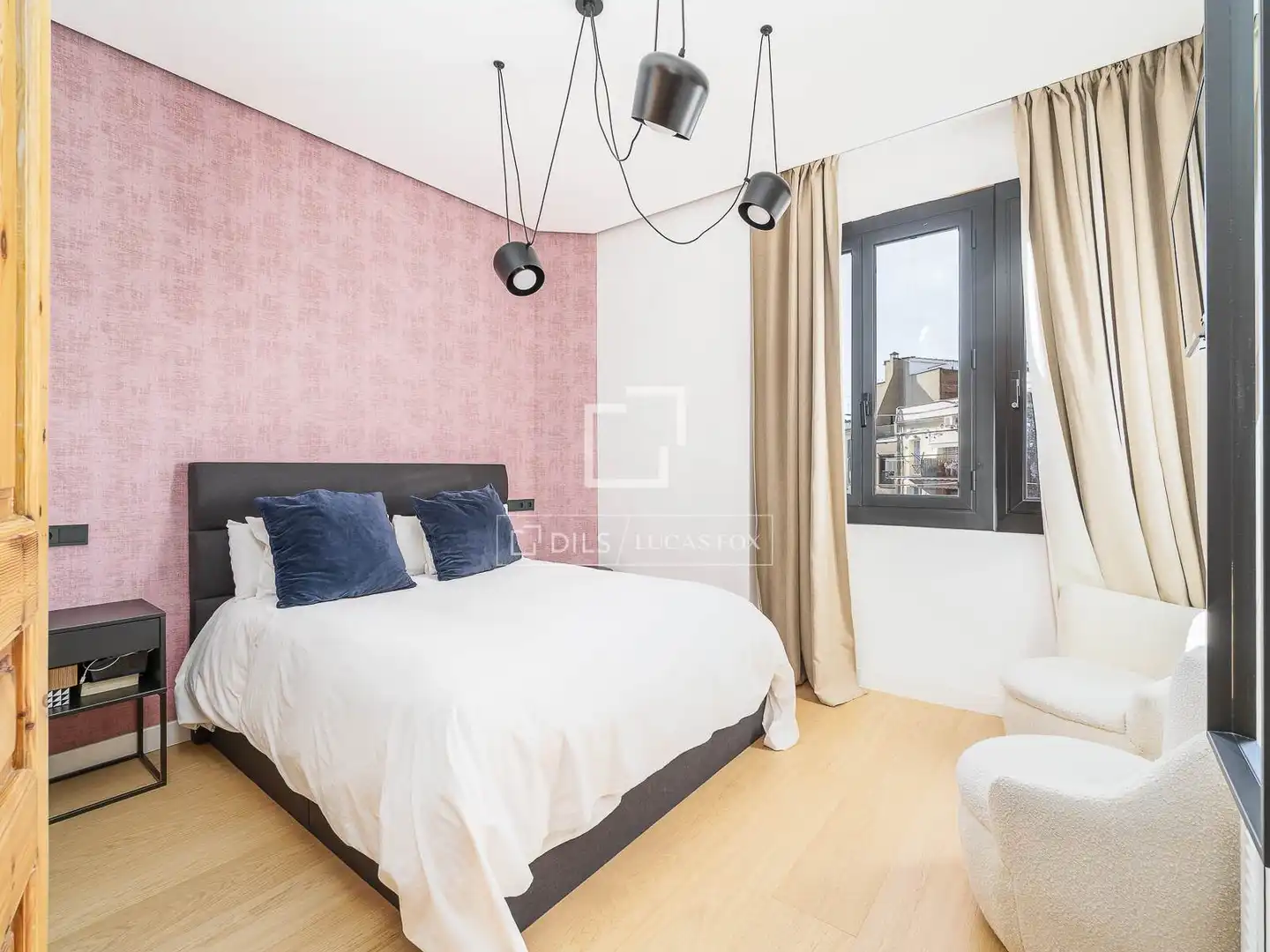 Schlafzimmer von Wohnung zum Verkauf in Barcelona mit Klimaanlage, Terrasse und Balkon