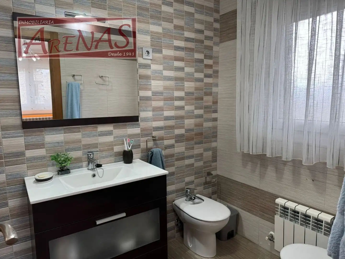 Baño de Piso en venta en Laredo con Calefacción, Jardín privado y Parquet