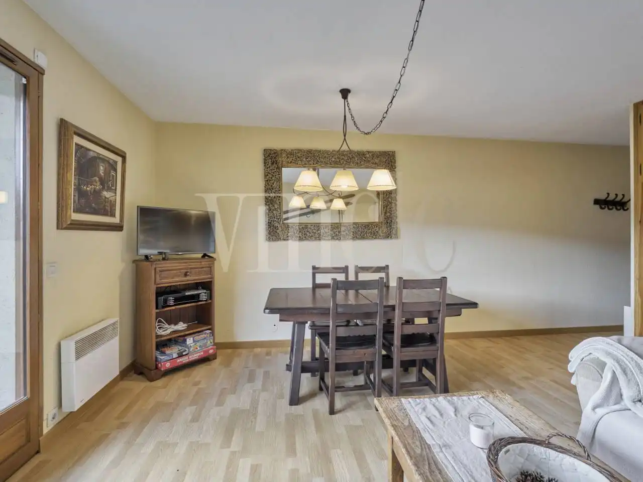 Comedor de Piso en venta en Palau - de - Cerdagne con Calefacción, Parquet y Terraza