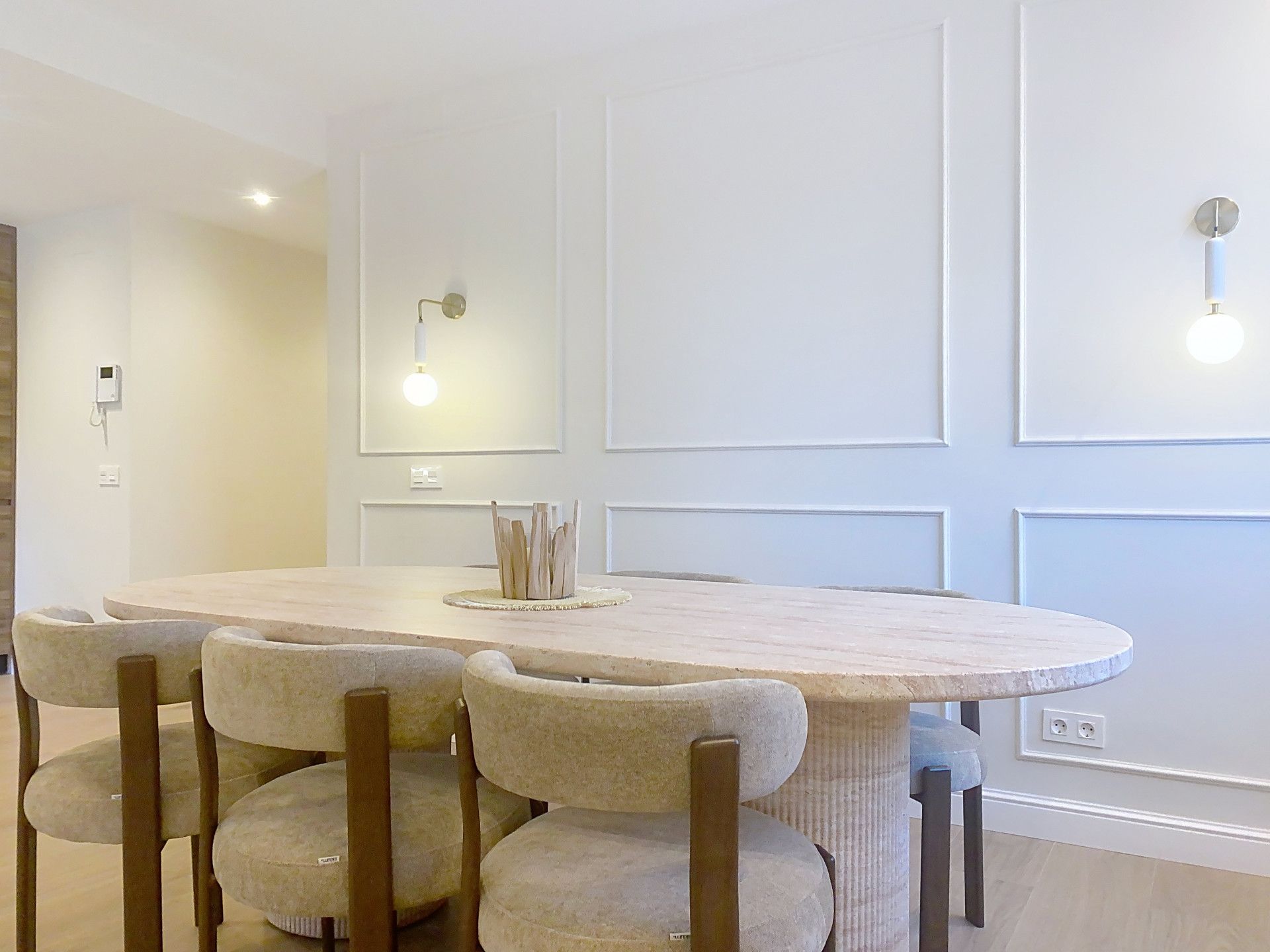 Menjador de Planta baixa en venda en Estepona amb Aire condicionat, Terrassa i Piscina