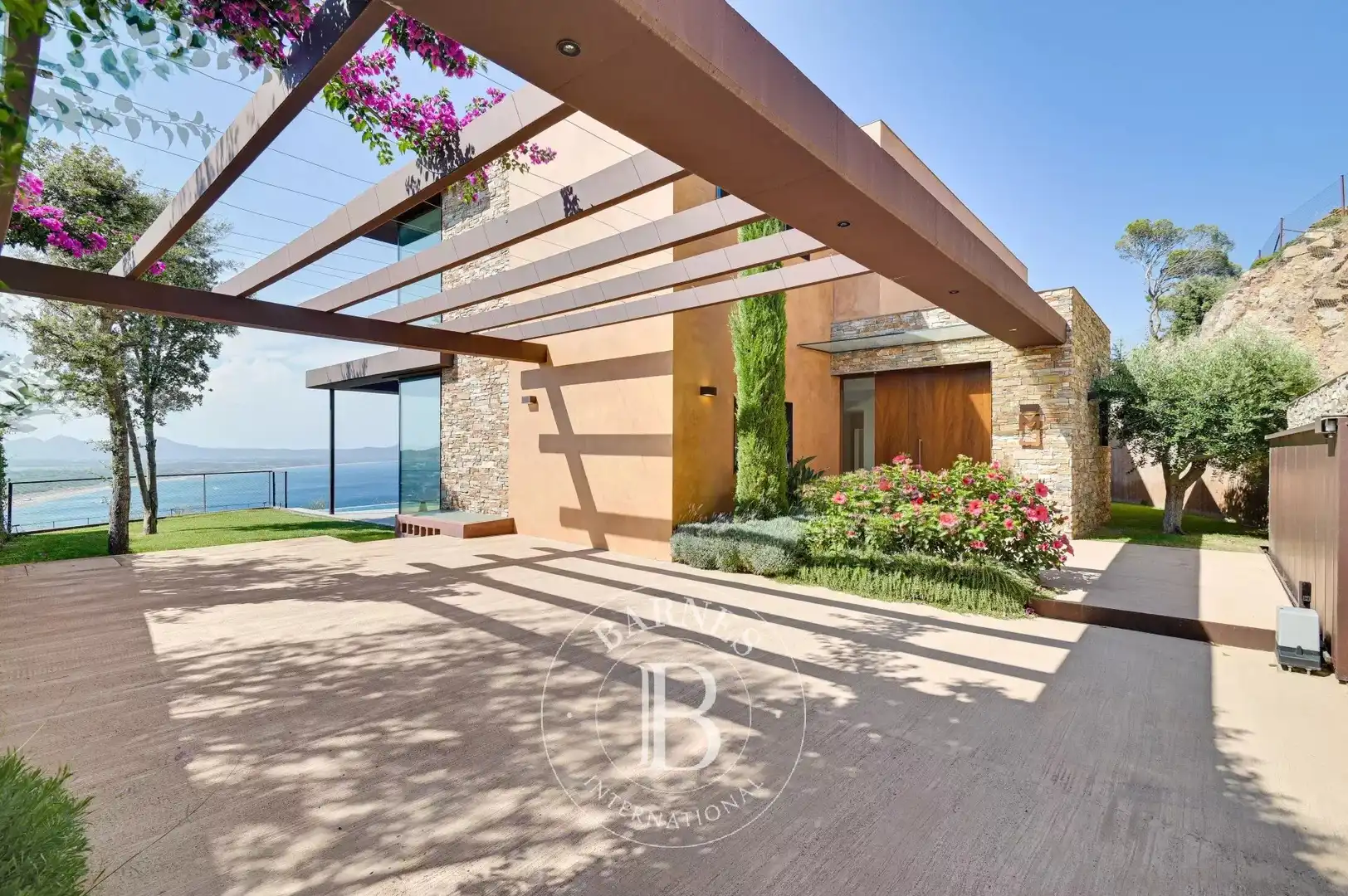 Casa con piscina en venta en Sa Riera - Sa Fontansa