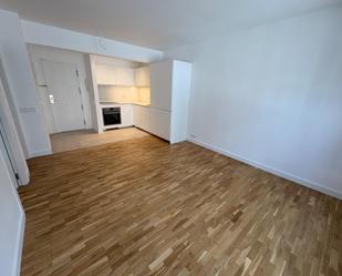 Bedroom of Flat to rent in  Madrid Capital  with Air Conditioner, Heating and Private garden