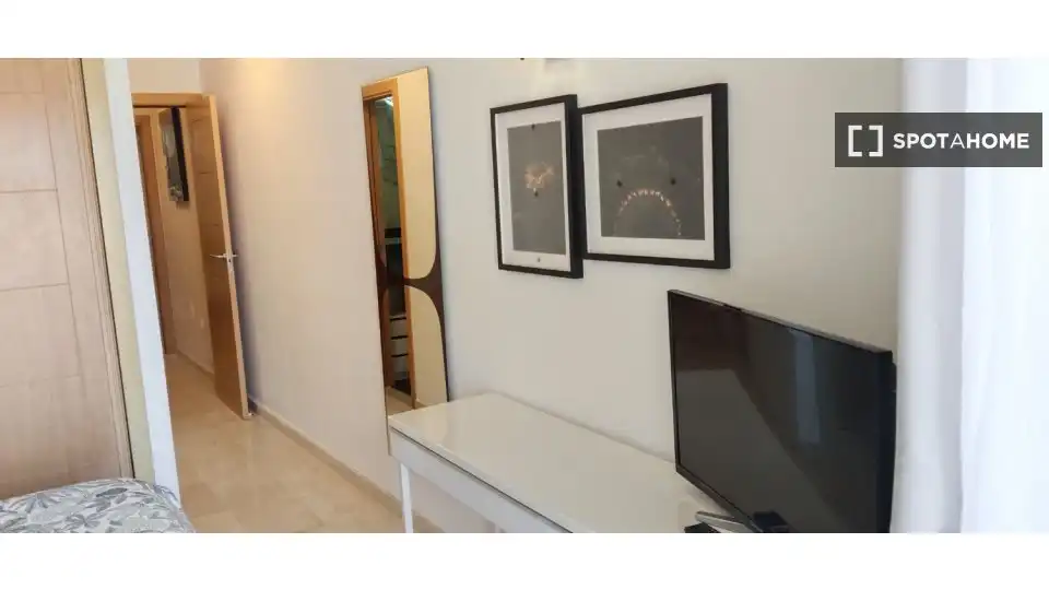 Room in La Caleta