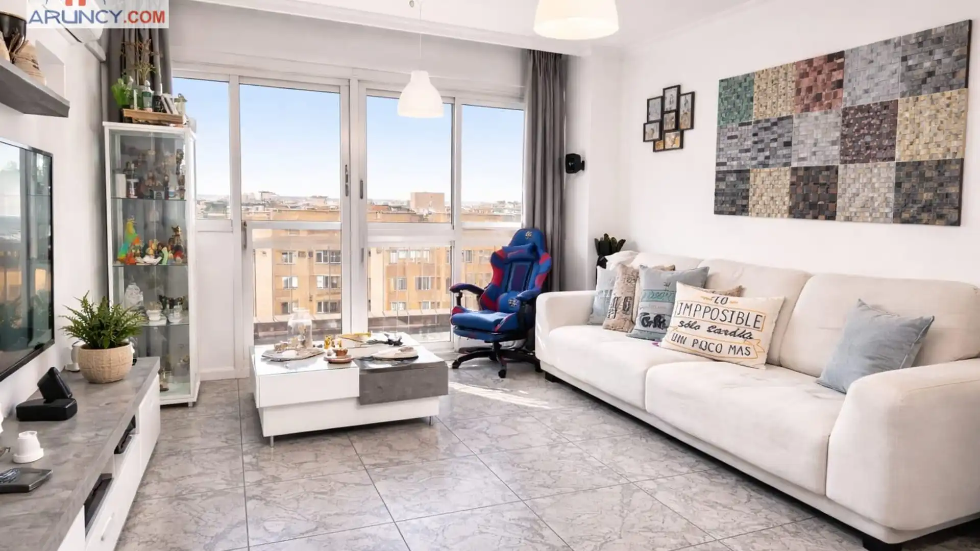 Living room of Flat for sale in  Sevilla Capital