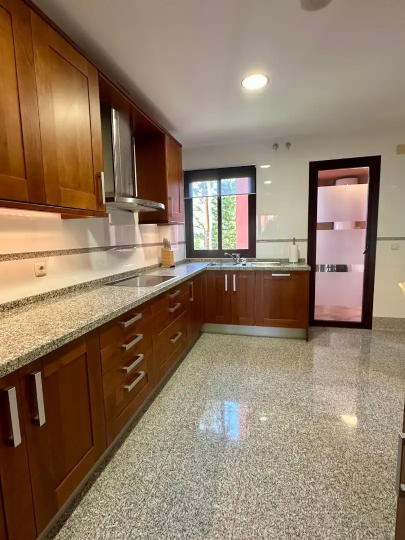 Piso con piscina en venta en Avenida Parque Selwo s/n, imagen 6