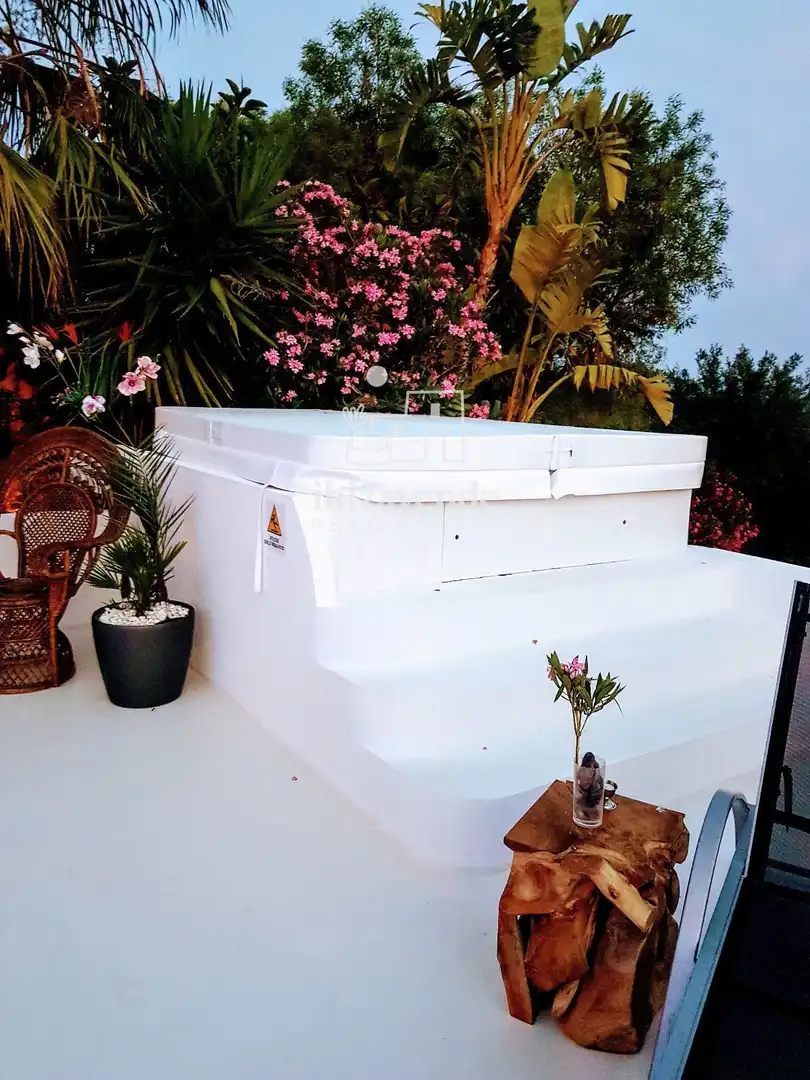 Swimming pool of Houses for sale in Santa Eulària des Riu  with Air Conditioner, Private garden and Terrace