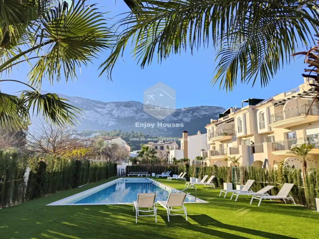 Apartamento con piscina en venta en El Montgó, imagen 3