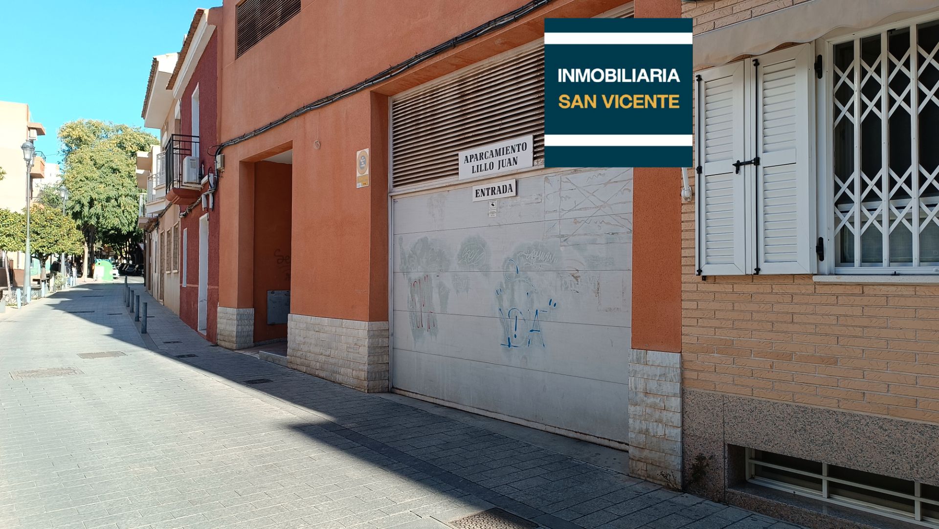 Vista exterior de Garatge en venda en San Vicente del Raspeig / Sant Vicent del Raspeig