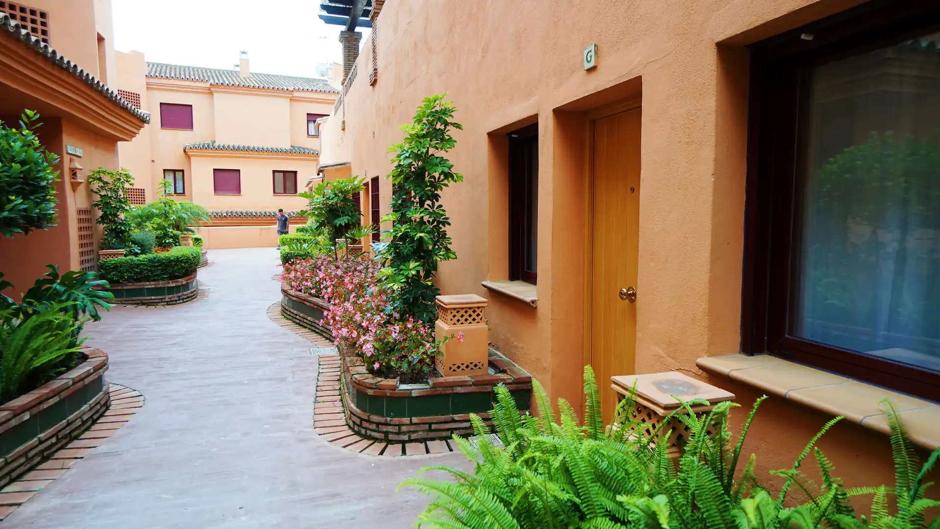 Jardí de Apartament de lloguer en Benahavís amb Aire condicionat, Moblat i Forn