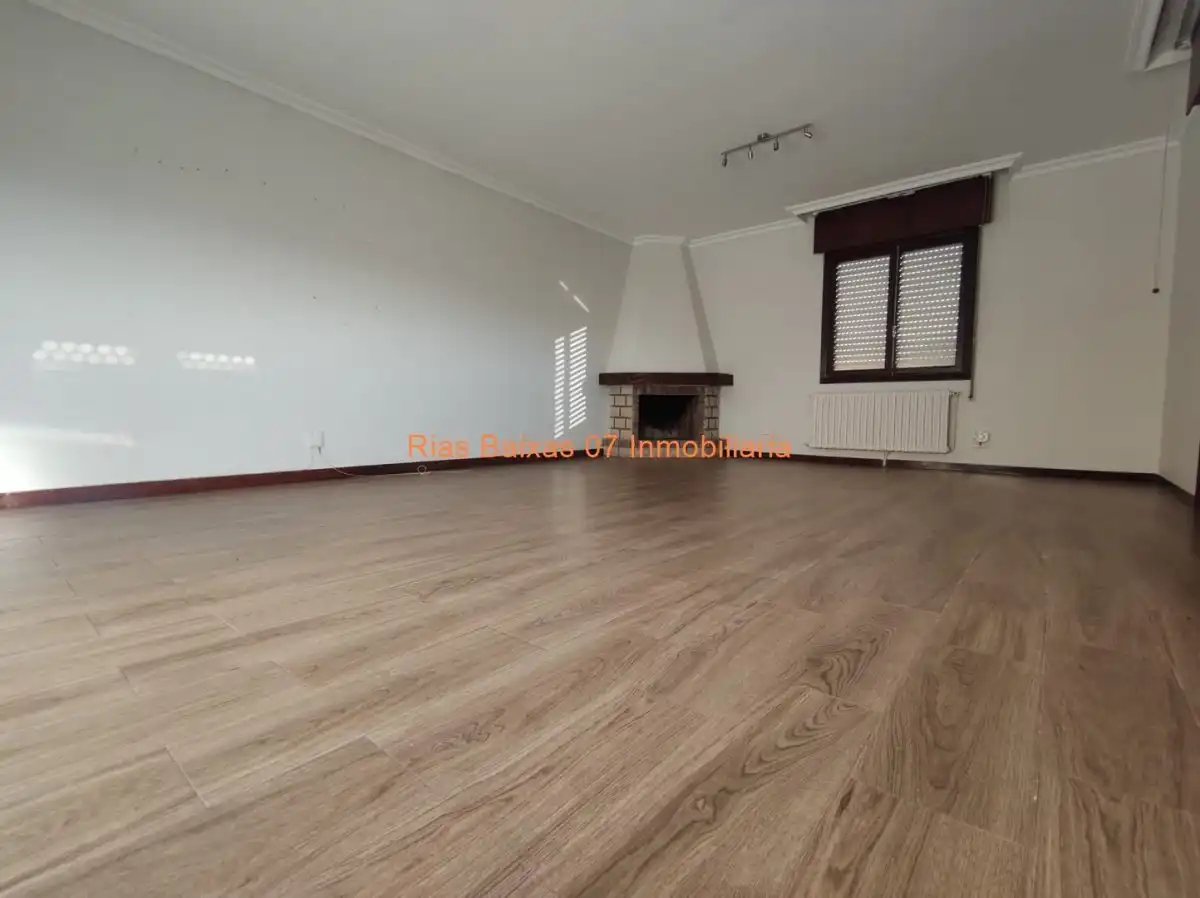 Sala de estar de Casa o chalet en venta en Vigo  con Calefacción, Jardín privado y Parquet