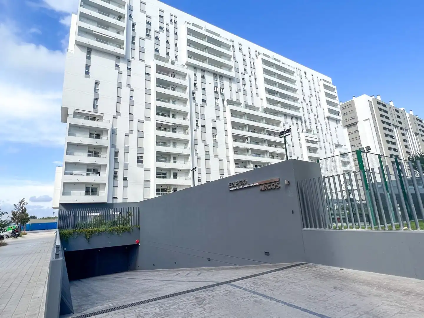 Außenansicht von Wohnung zur Miete in Valencia mit Terrasse und Abstellraum