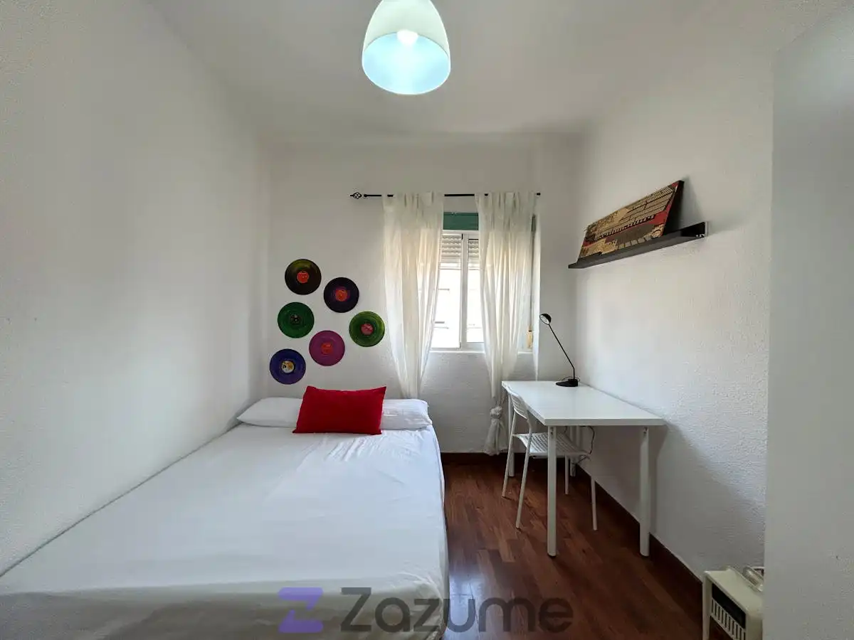 Habitación de Piso de alquiler en Granada con Amueblado, Horno y Lavadora