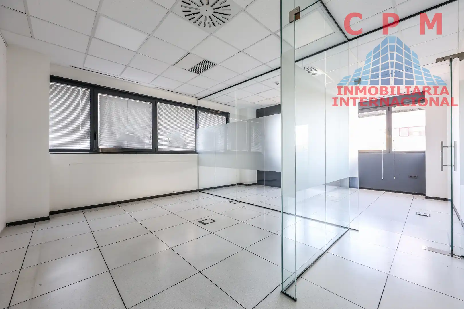 Oficina de lloguer en Madrid amb Aire condicionat, Calefacció i Alarma