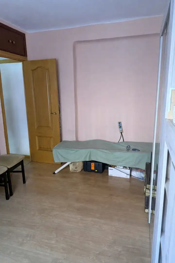 Habitación de Piso en venta en Madrid con Calefacción
