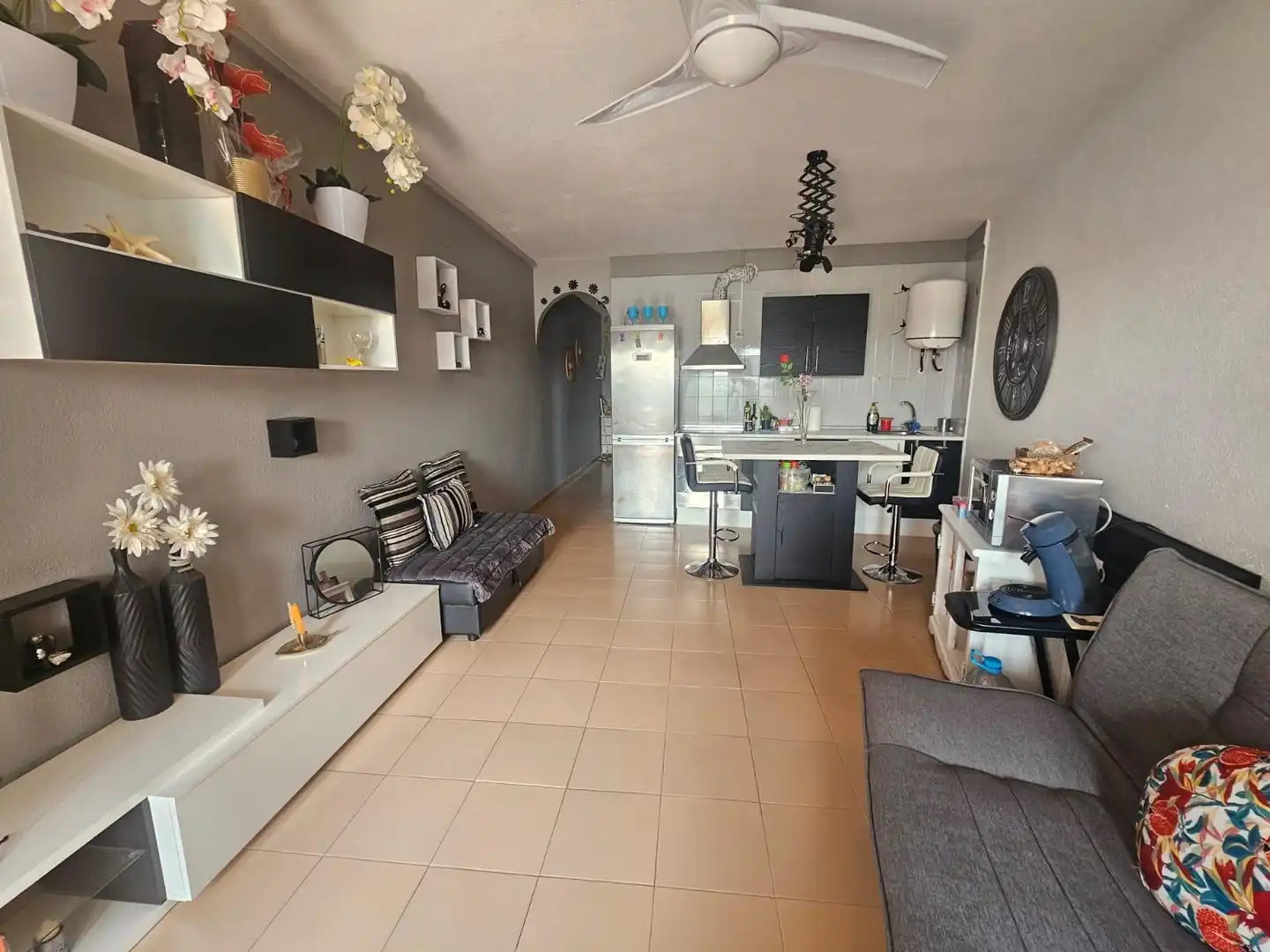 Sala de estar de Apartamento en venta en Empuriabrava con Aire acondicionado, Calefacción y Jardín privado
