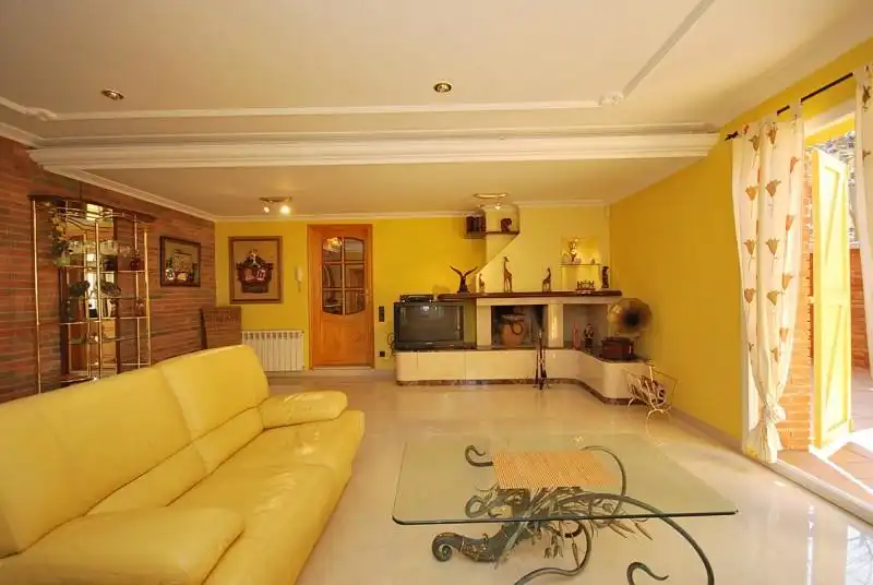 Sala de estar de Casa o chalet en venta en Maçanet de la Selva con Calefacción, Jardín privado y Piscina