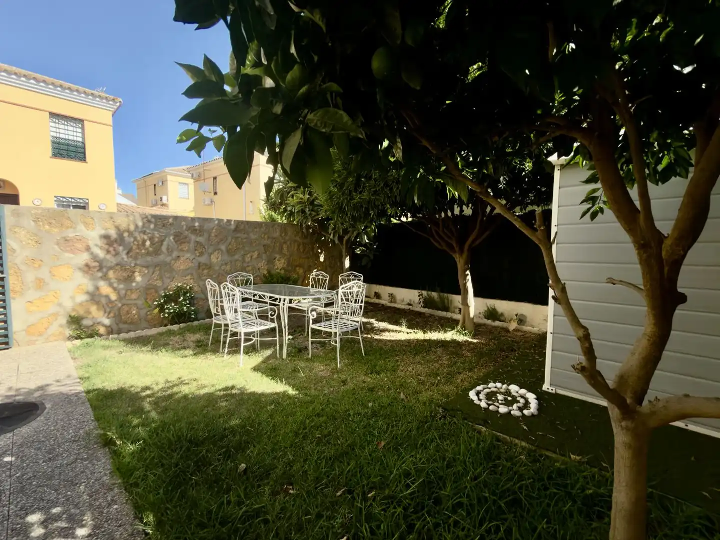 Jardí de Casa o xalet en venda en Tomares amb Aire condicionat, Calefacció i Terrassa