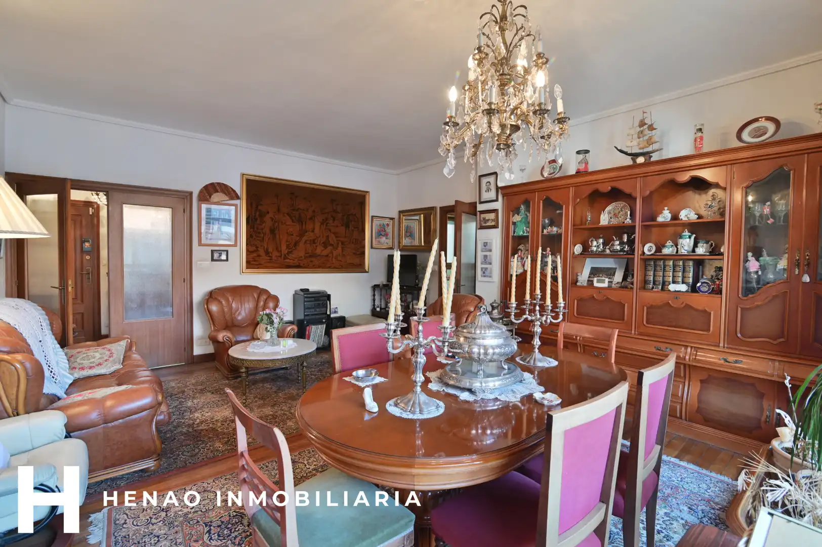 Living room of Flat for sale in Abando - Albia