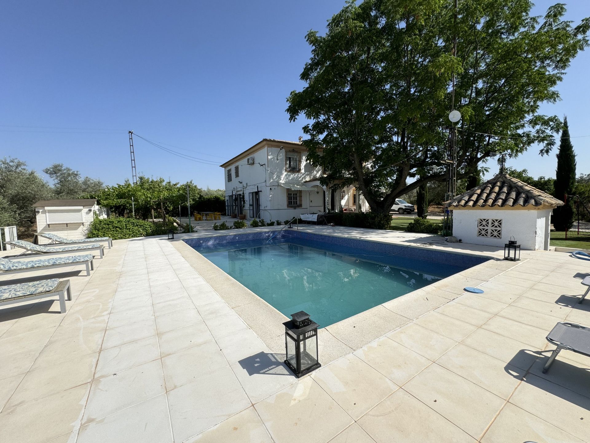 Piscina de Finca rústica en venda en Puente Genil amb Aire condicionat, Jardí privat i Terrassa