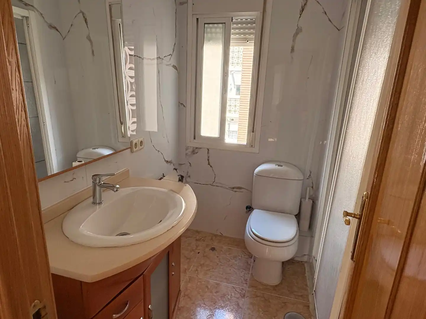 Baño de Piso en venta en Móstoles con Aire acondicionado y Calefacción