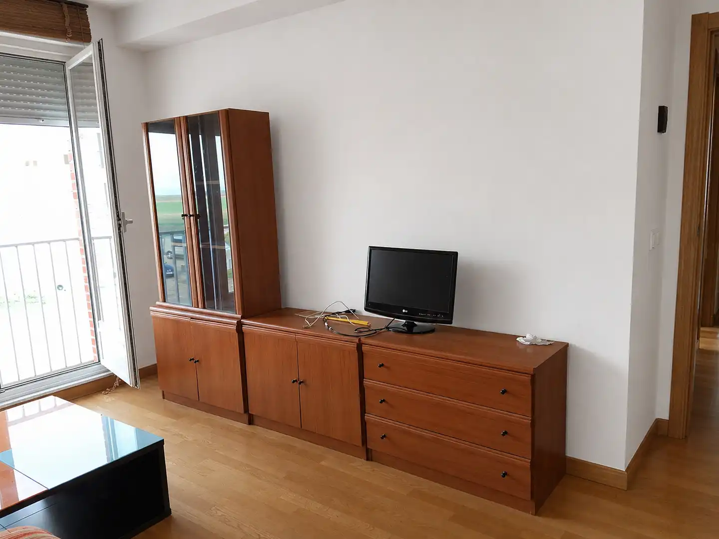 Sala d'estar de Apartament en venda en Castellanos de Moriscos amb Calefacció, Traster i Moblat