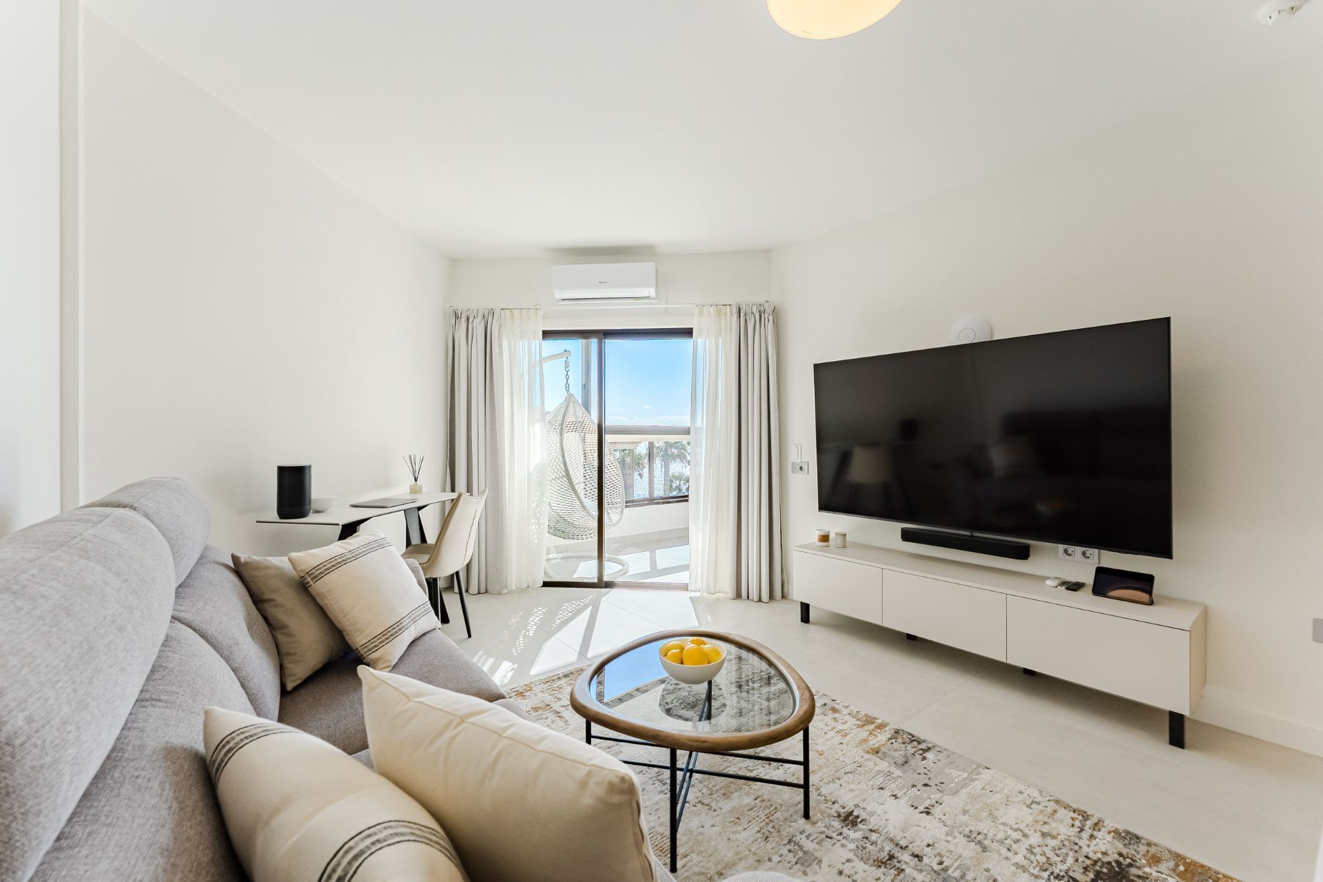 Sala d'estar de Apartament en venda en Arona amb Aire condicionat, Moblat i Piscina comunitària