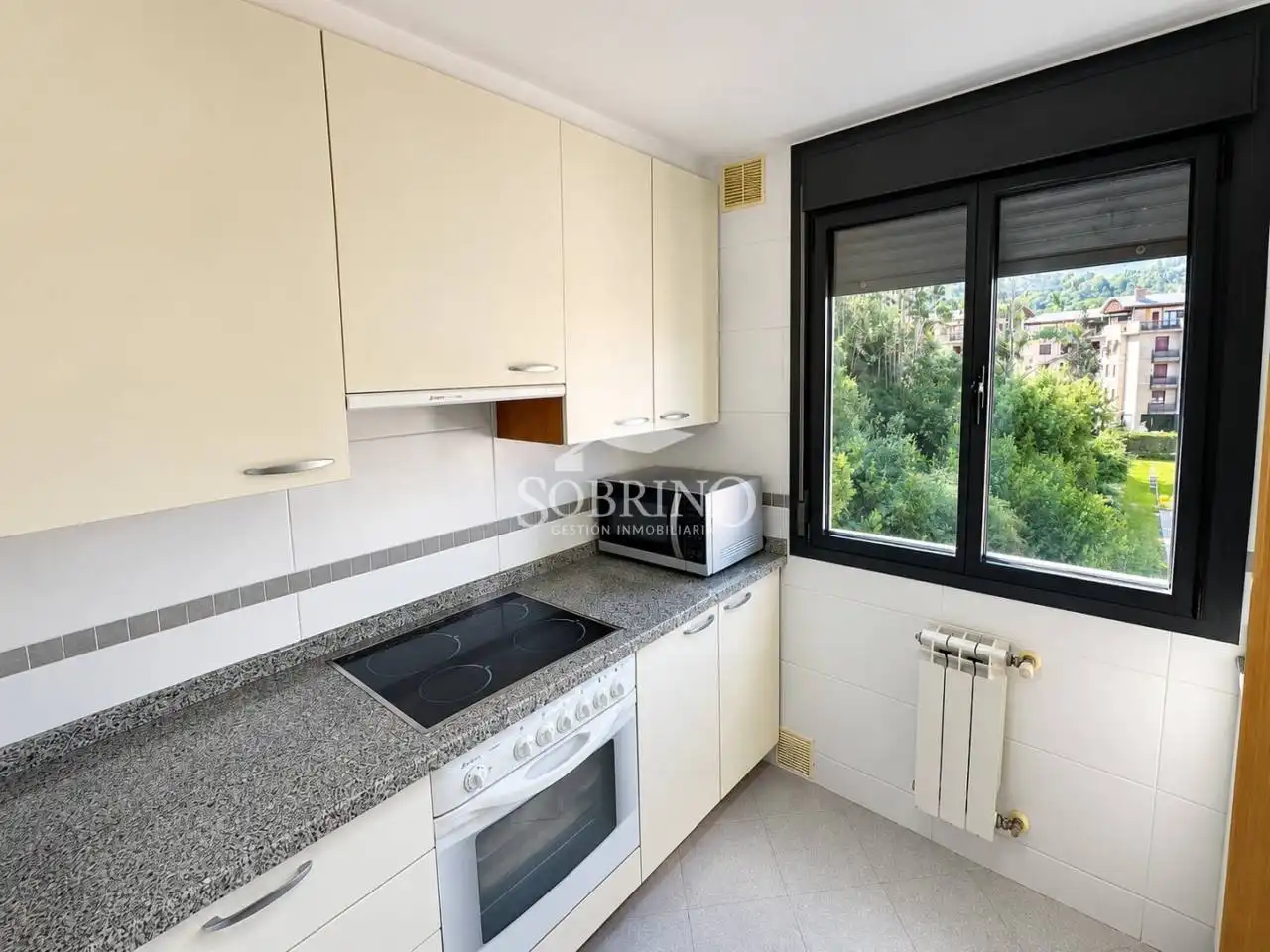 Kitchen of Flat for sale in Llanes  with Heating, Furnished and Alarm