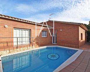 Swimming pool of House or chalet for sale in Premià de Mar  with Air Conditioner, Heating and Storage room