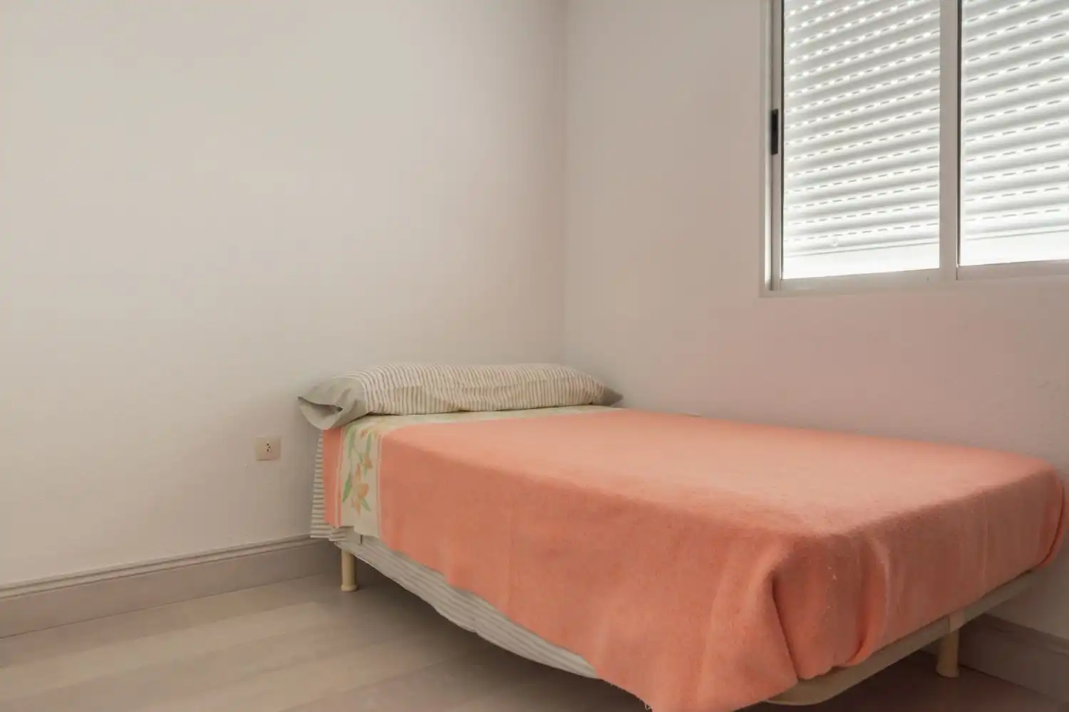 Bedroom of Flat for sale in Nervión