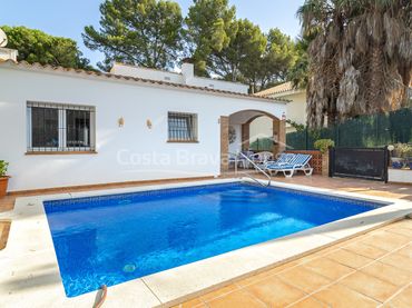 Casa con balcone in vendita a Carrer de la Mostela