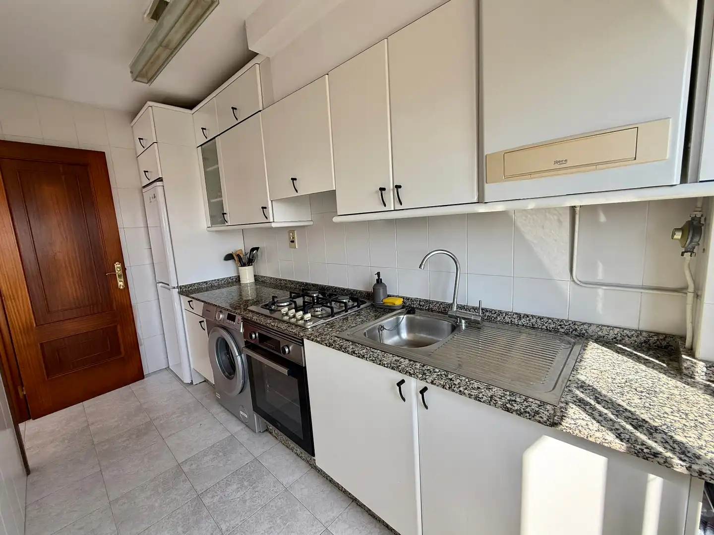 Kitchen of Flat for sale in O Grove    with Storage room, Furnished and Oven