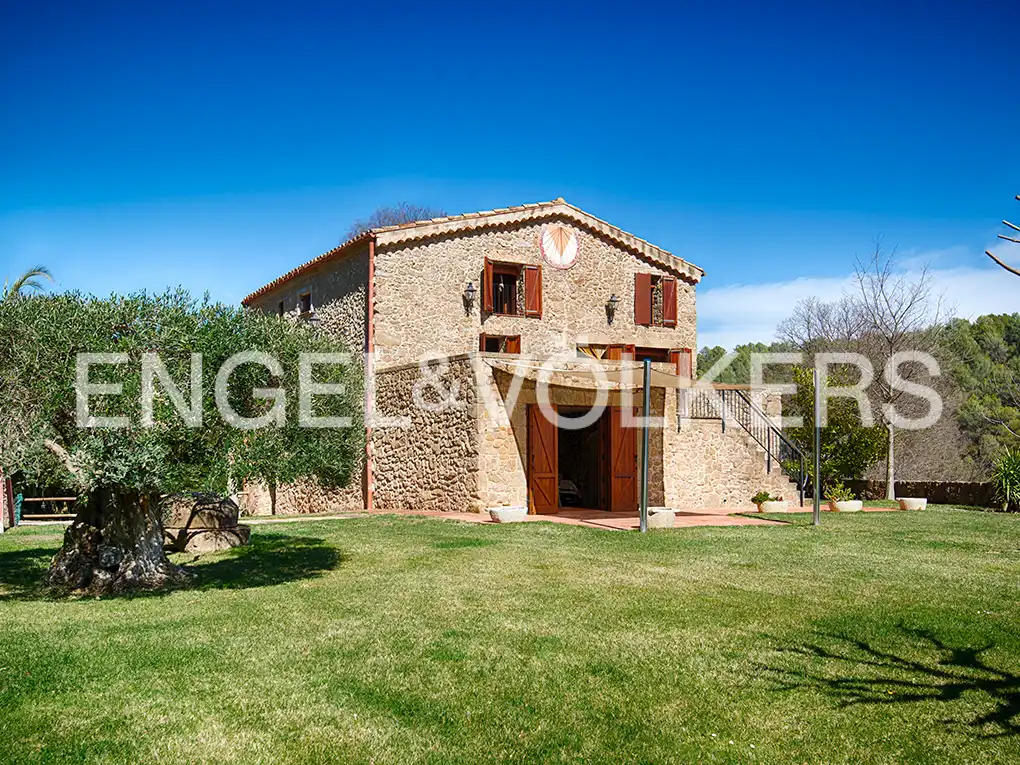 Country homes for sale in Lladó