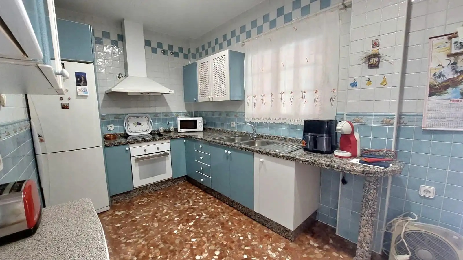 Cuina de Casa adosada en venda en Córdoba amb Aire condicionat, Terrassa i Traster