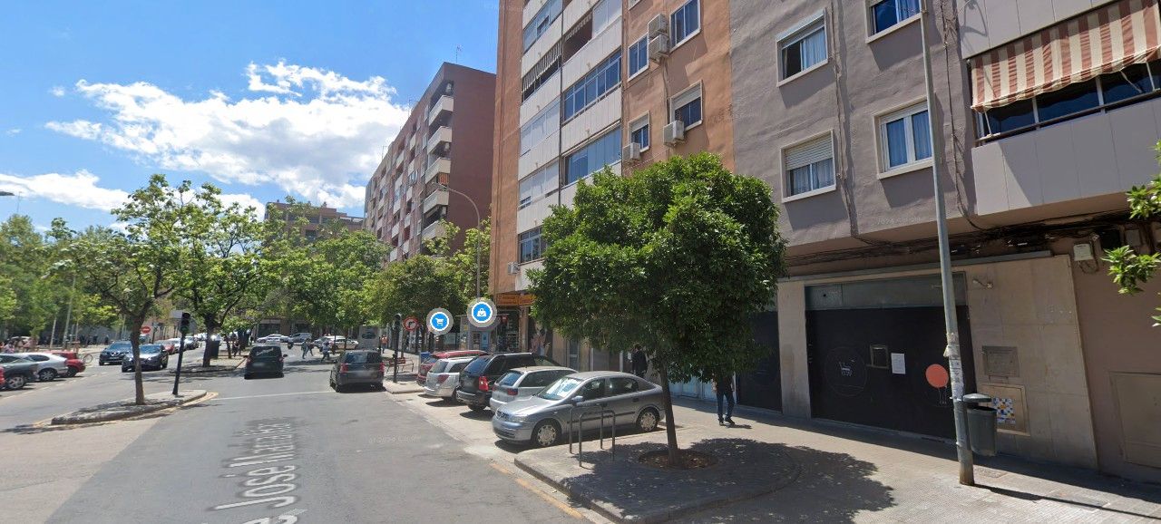 Vista exterior de Local en venda en  Valencia Capital