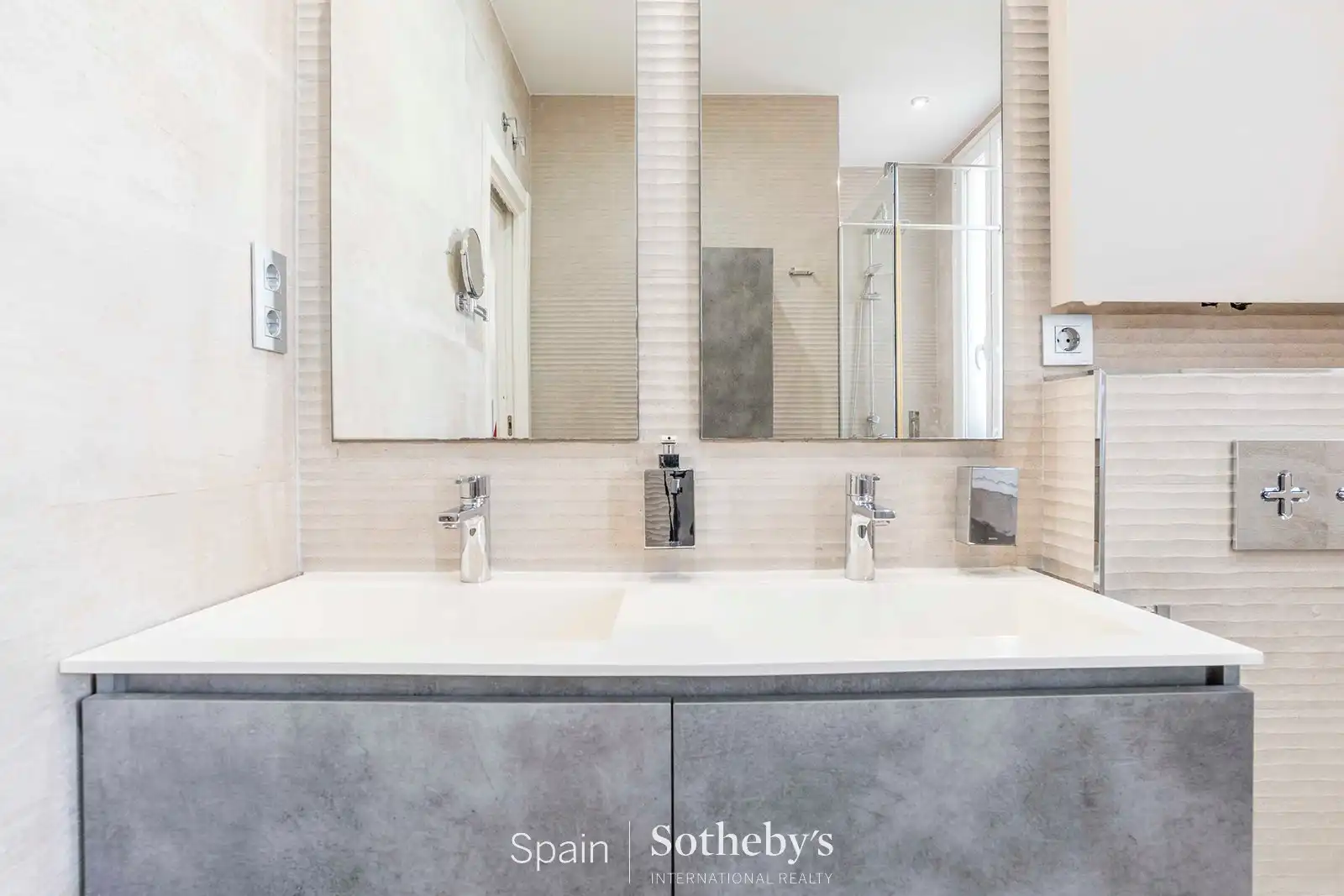 Bany de Apartament en venda en Madrid amb Aire condicionat, Calefacció i Terrassa
