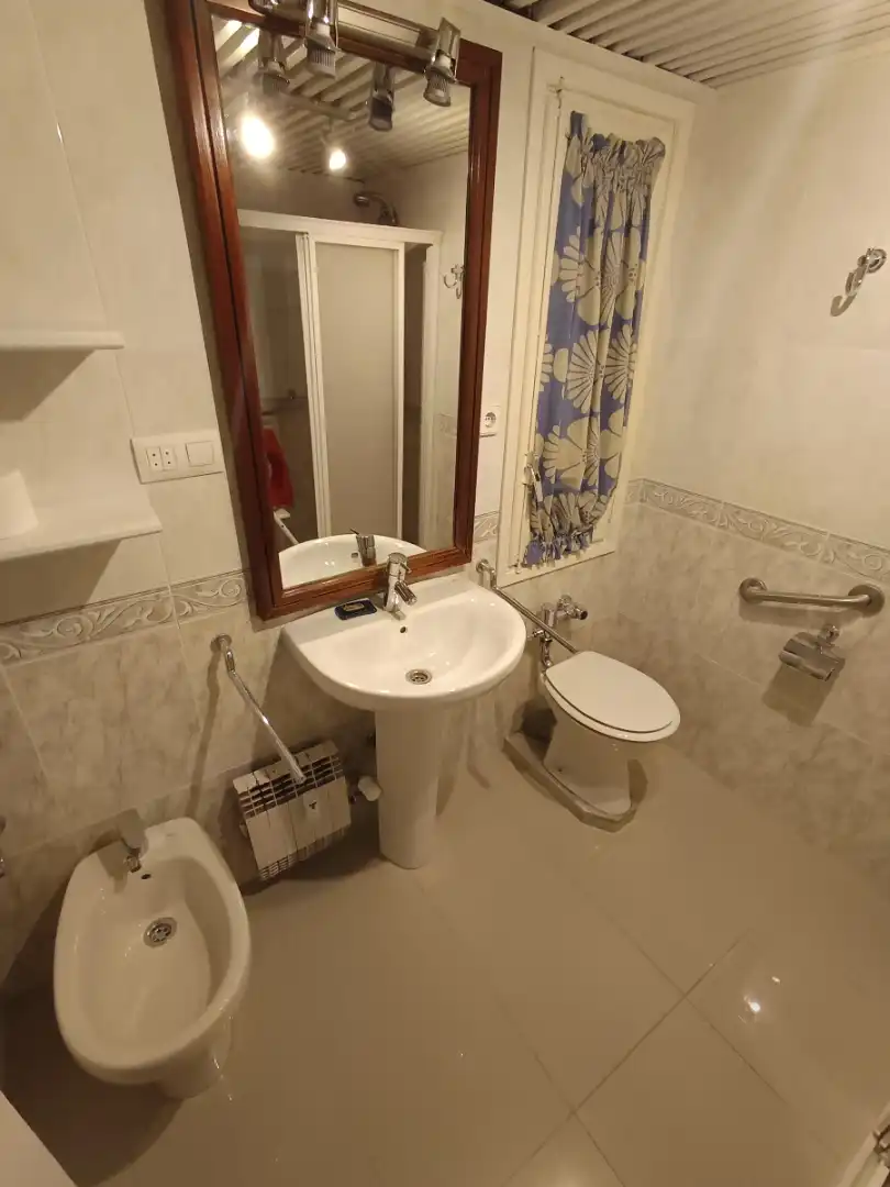 Baño de Piso en venta en Lleida con Calefacción, Parquet y Balcón