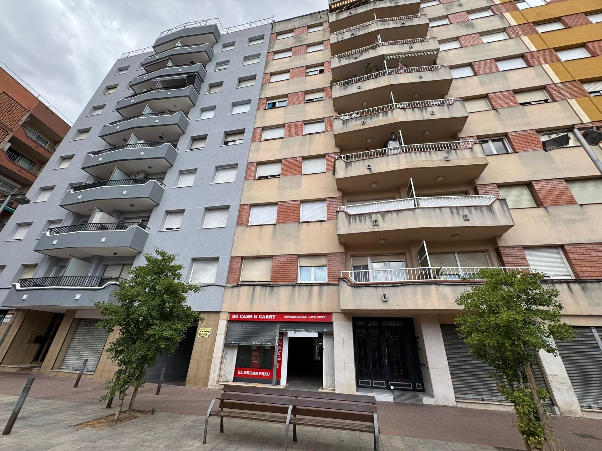 Vista exterior de Local en venda en Mollet del Vallès