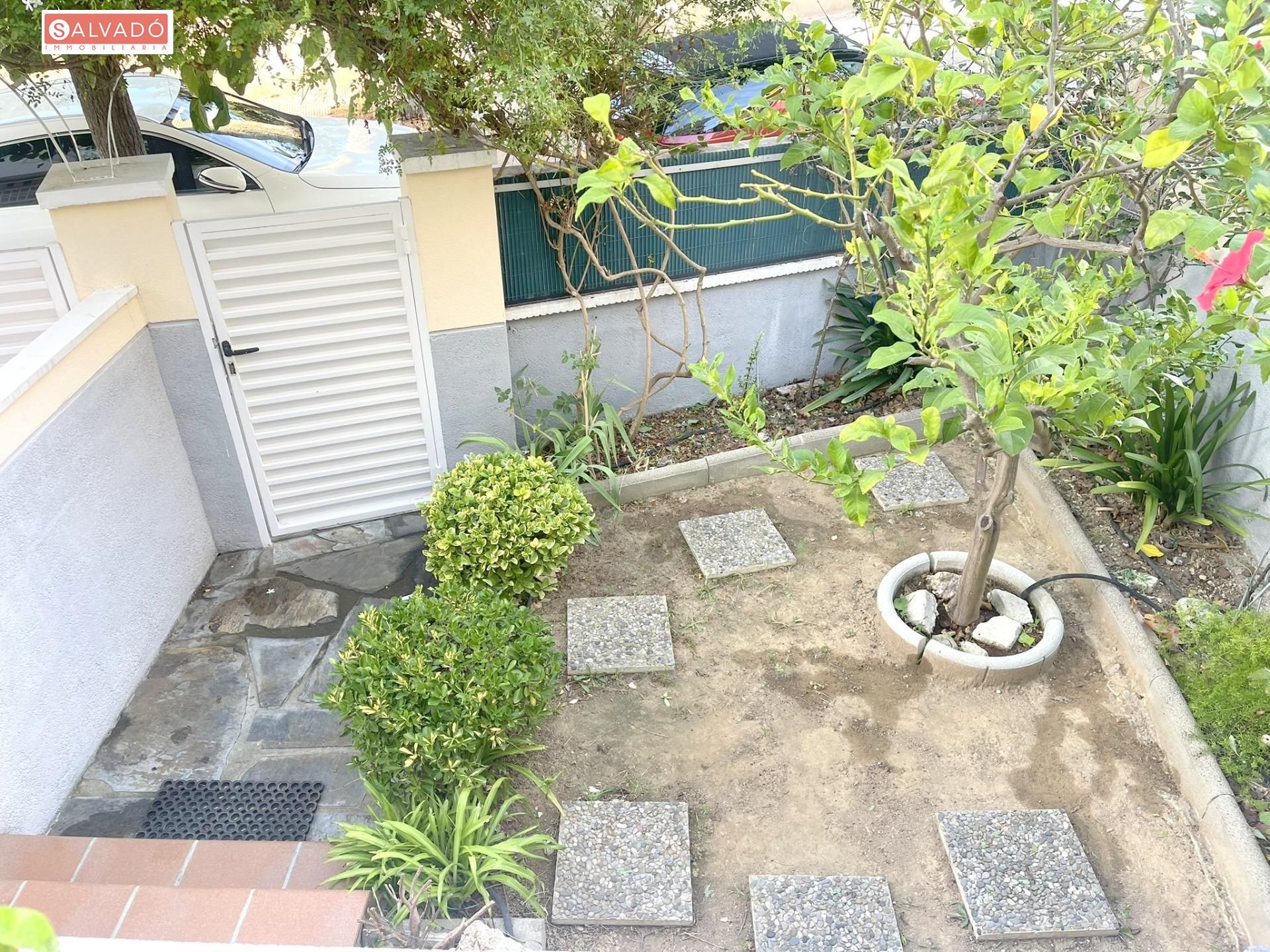 Jardí de Casa o xalet en venda en Calafell amb Aire condicionat, Jardí privat i Terrassa