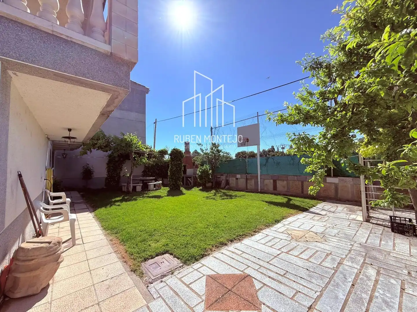 Jardí de Casa adosada en venda en Cabrerizos amb Calefacció, Jardí privat i Terrassa