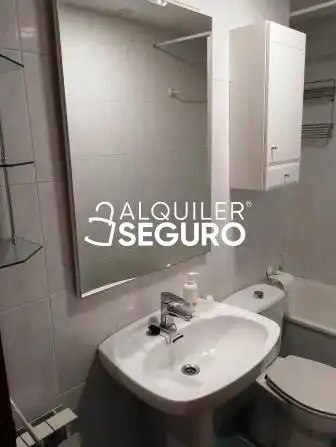 Baño de Piso de alquiler en Valladolid con Calefacción