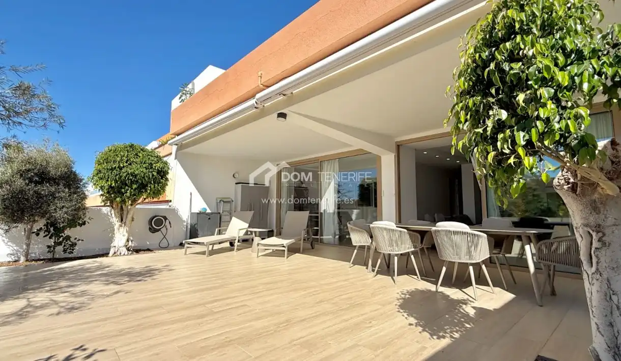 Terraza de Piso en venta en Adeje con Terraza, Piscina y Amueblado