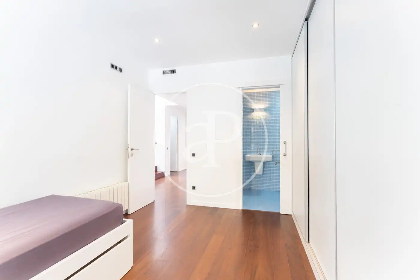 Bedroom of Detached homes for rent in Barcelona  with Air Conditioner, Heating and Private garden