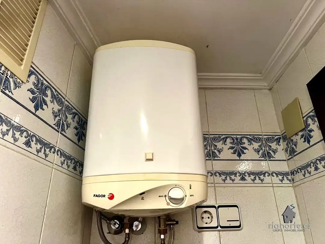 Bany de Oficina en venda en Langreo amb Aire condicionat i Calefacció