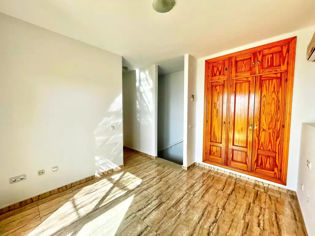 Einfamilien-Reihenhaus zum Verkauf in Vélez-Málaga mit Klimaanlage, Terrasse und Abstellraum