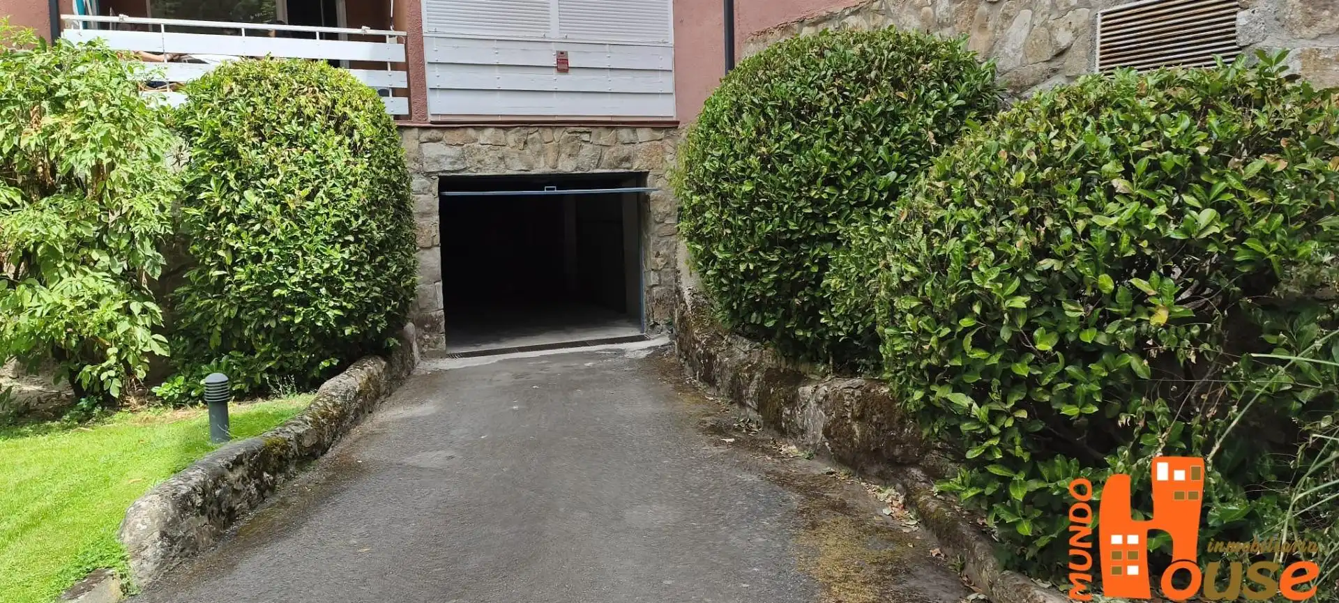 Parking de Piso en venta en Real Sitio de San Ildefonso con Calefacción, Terraza y Piscina comunitaria