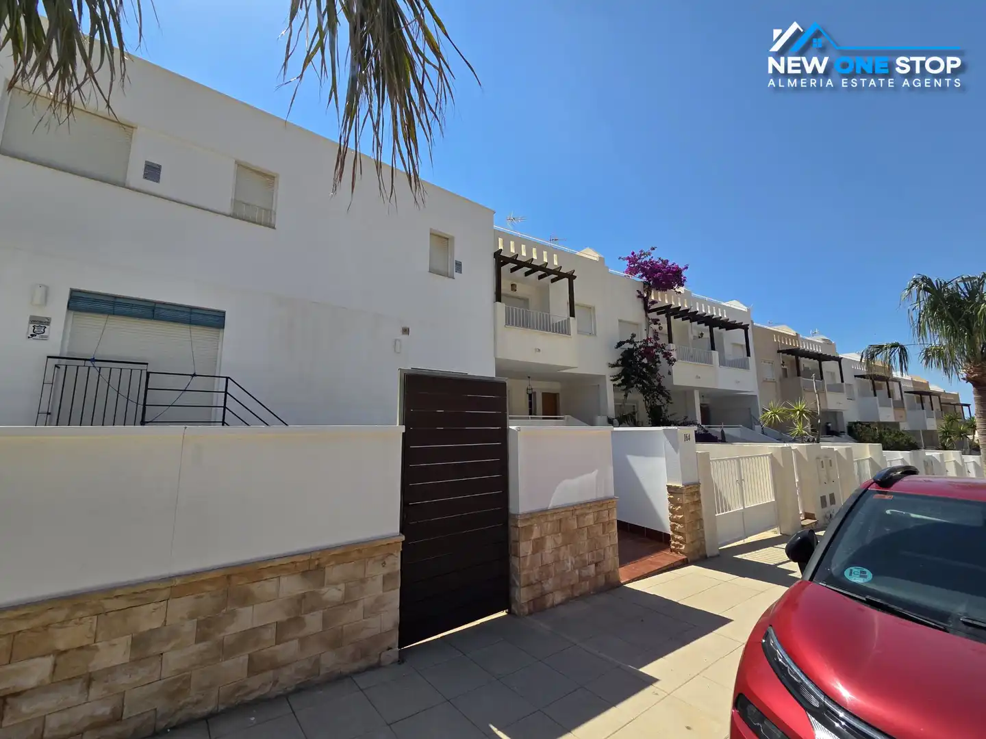Vista exterior de Dúplex en venta en Carboneras con Terraza, Horno y Lavadora
