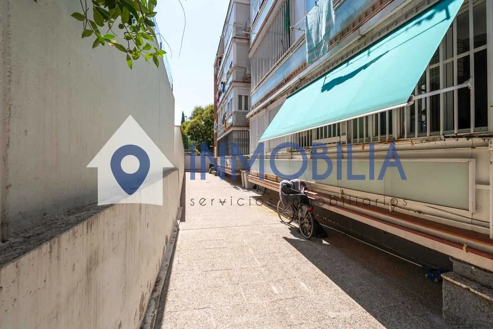 Vista exterior de Ático en venta en Madrid con Calefacción y Terraza