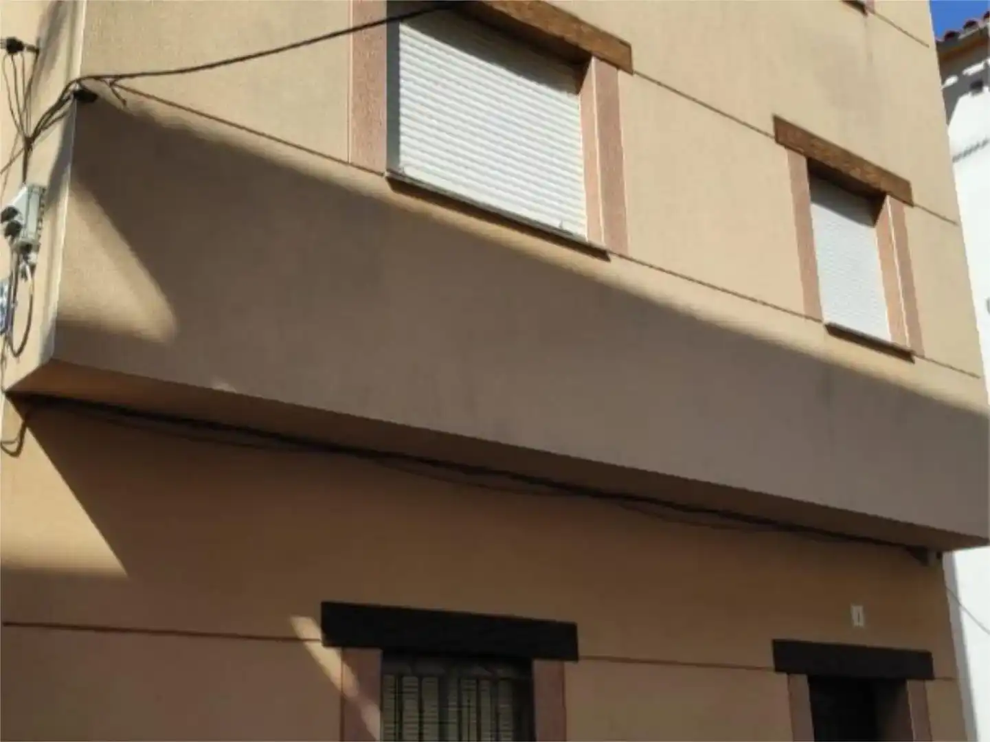 Vista exterior de Casa adosada en venda en Cabezuela del Valle amb Traster i Balcó
